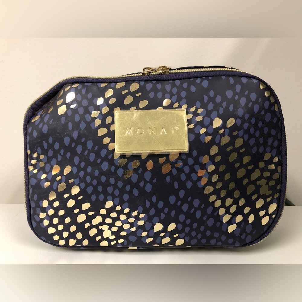 Monat “Don’t leave home without it” Travel Flat Iron & hair dryer